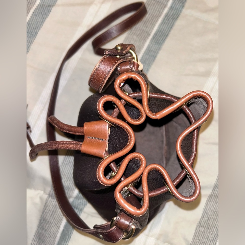 Vintage Authentic Dooney & Bourke Tassle Crossbody Bucket Bag - Picture 11 of 15